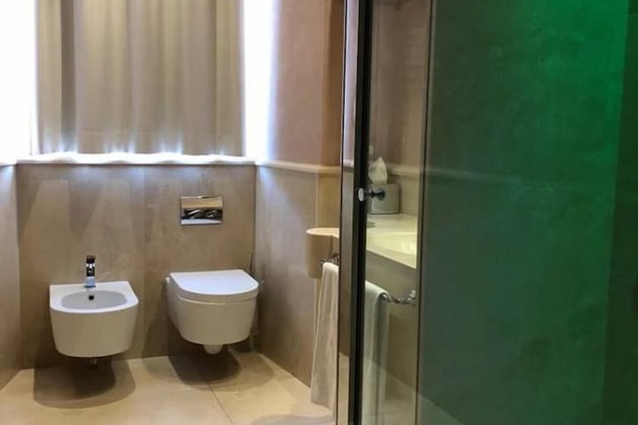 Room 28 of 71
