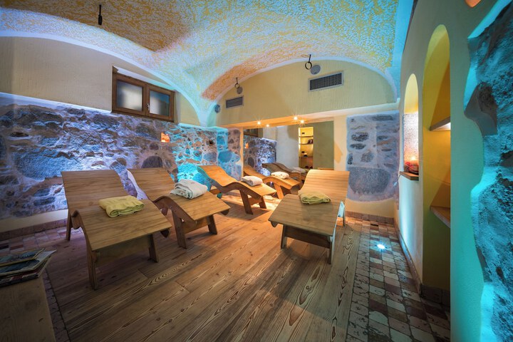 Spa 54 of 69