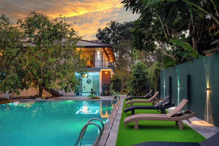 Pool 44 of 62