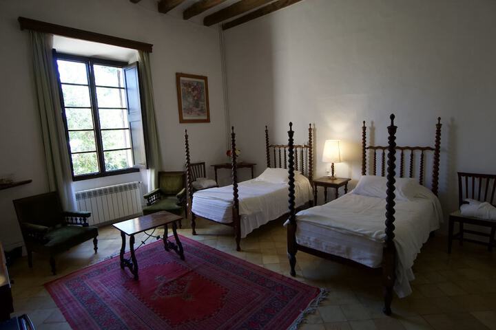 Room 15 of 60