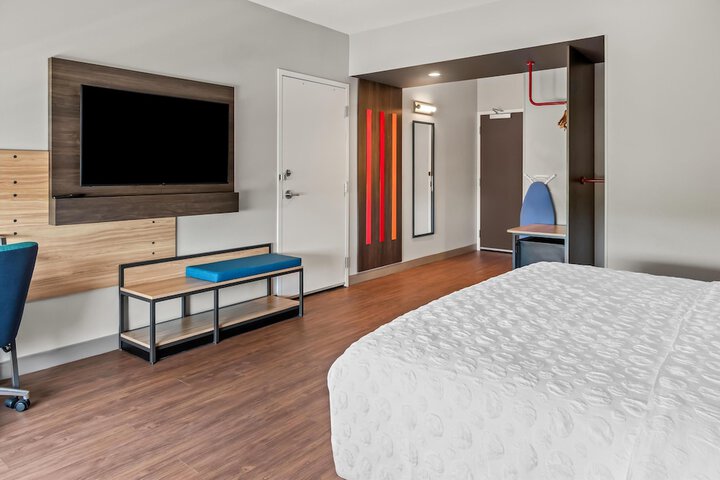 Room 19 of 41
