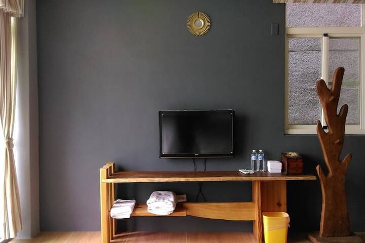Room 5 of 23