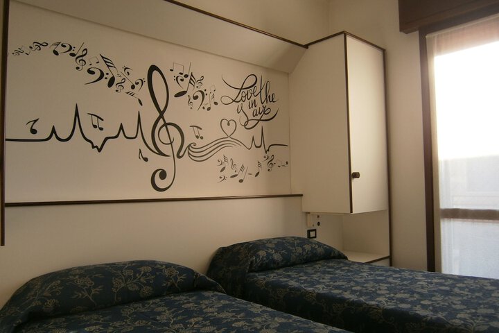 Room 9 of 54