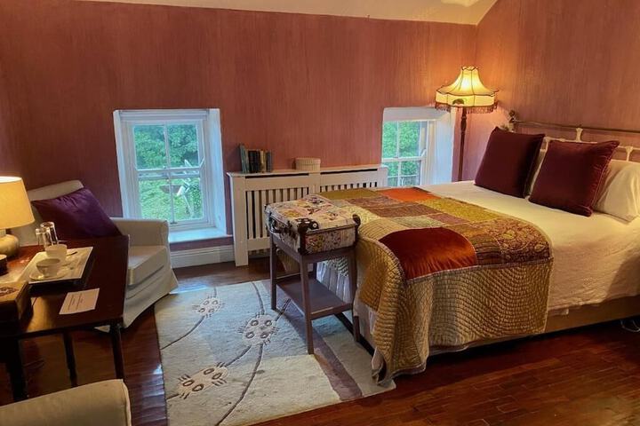 Room 4 of 81