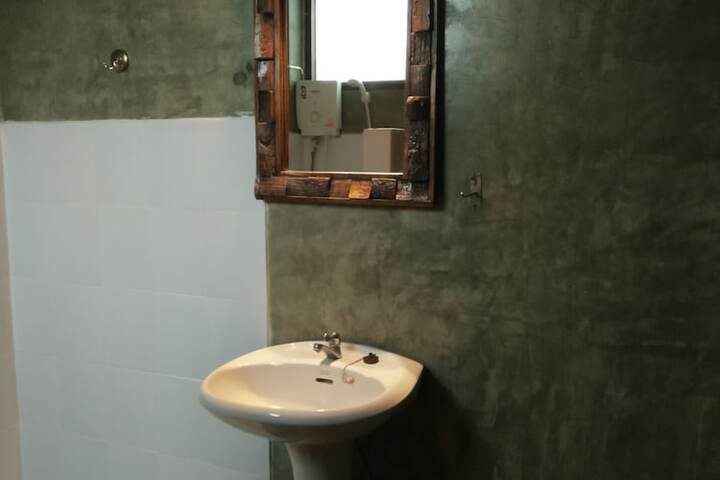 Room 16 of 23