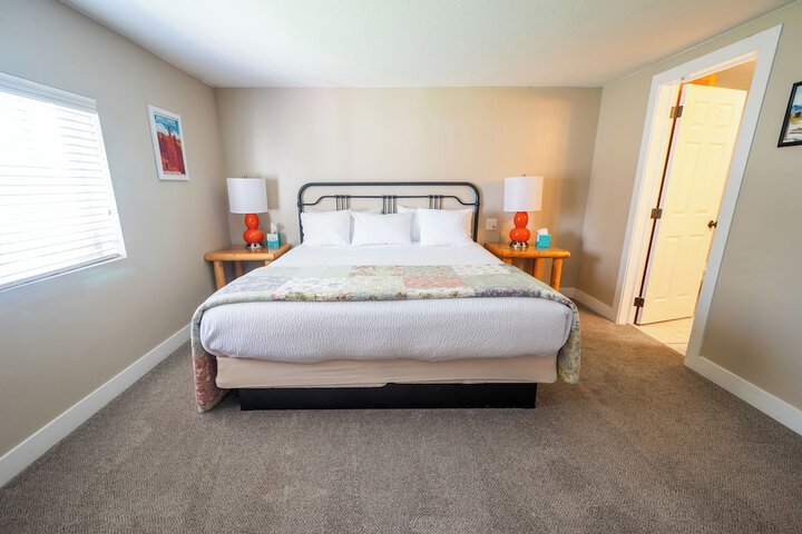 Room 10 of 83