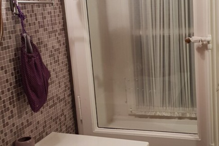 Room 16 of 28