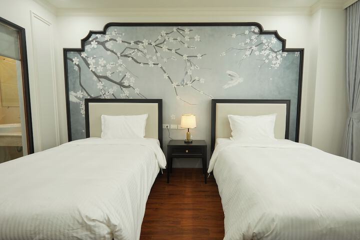 Room 4 of 36