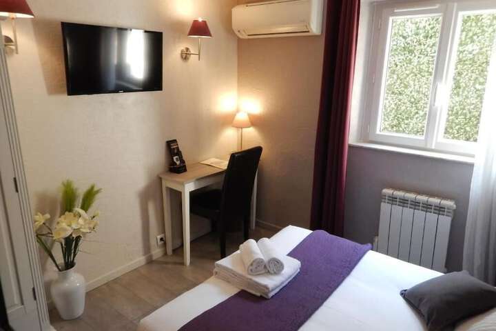 Room 16 of 42