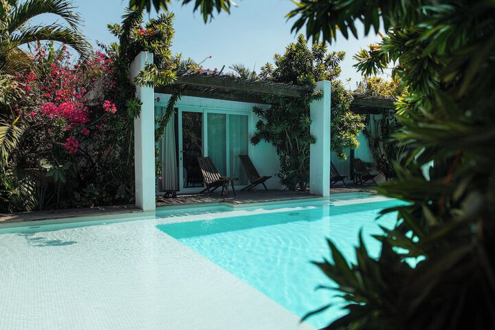 Pool 103 of 151