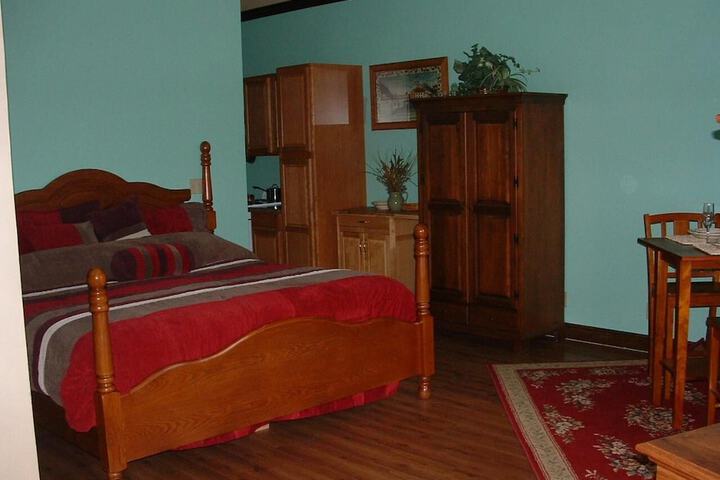 Room 8 of 48