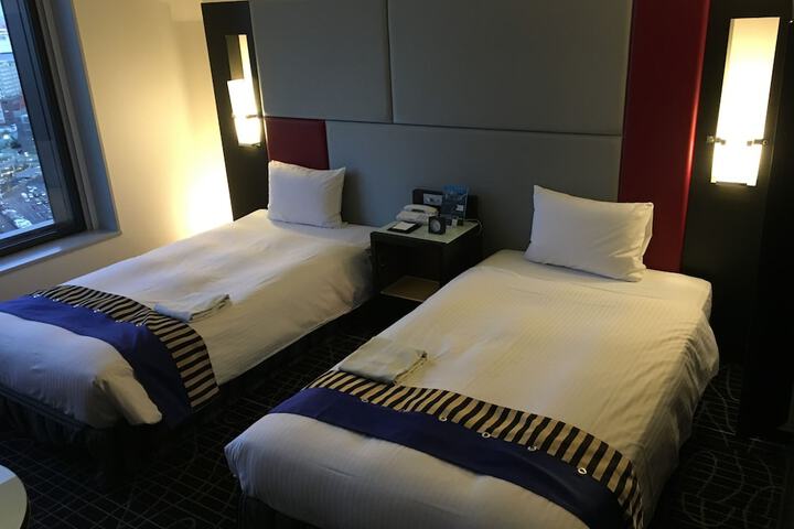 Room 6 of 62