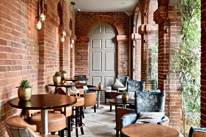 Bar/lounge