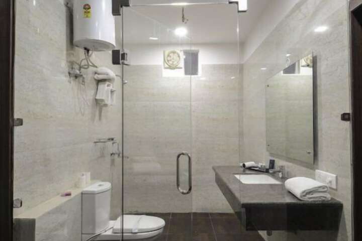 Room 14 of 23