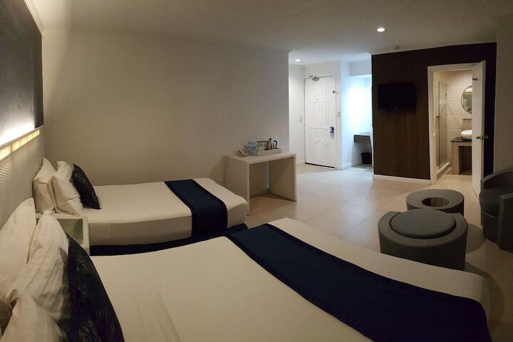Room 8 of 44
