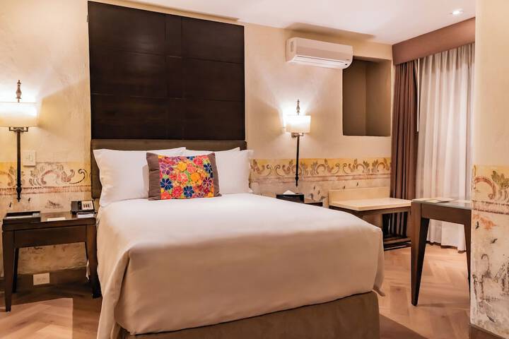Room 52 of 92