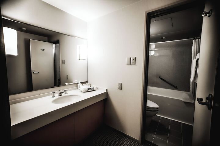 Room 18 of 30