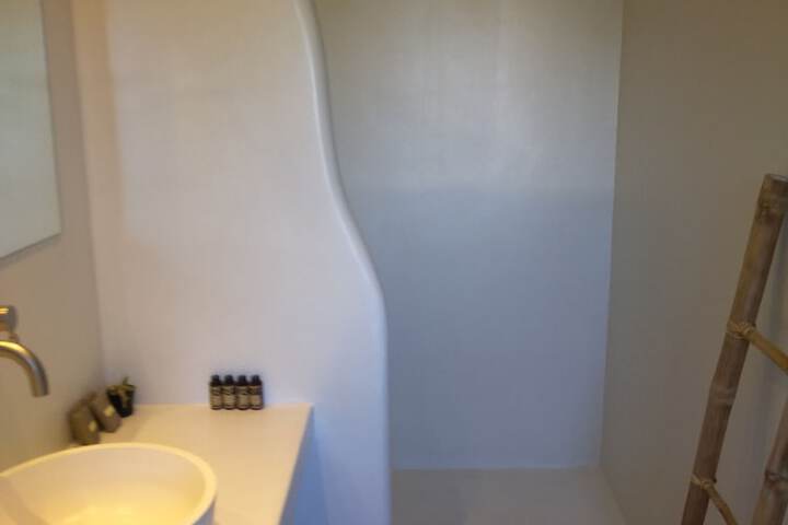 Room 41 of 46