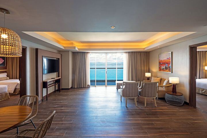 Room 43 of 113