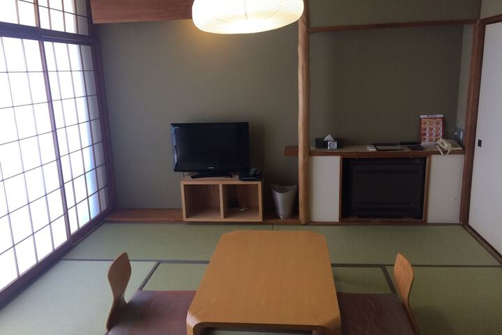Room 10 of 50