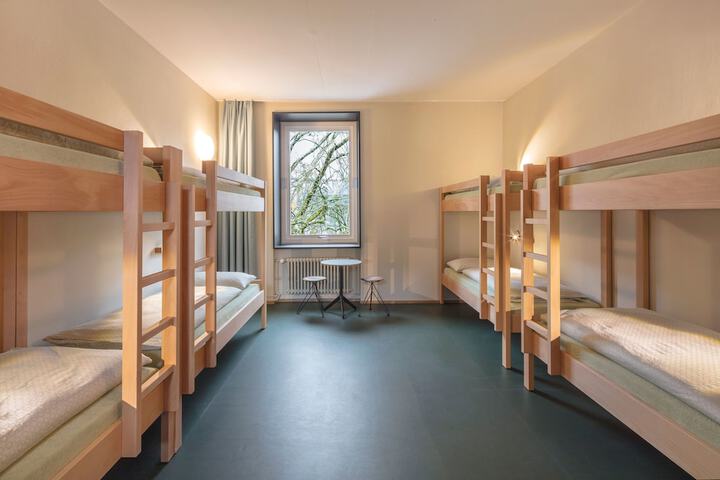 Room 9 of 41