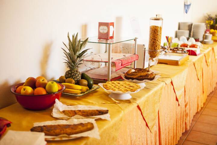 Breakfast area