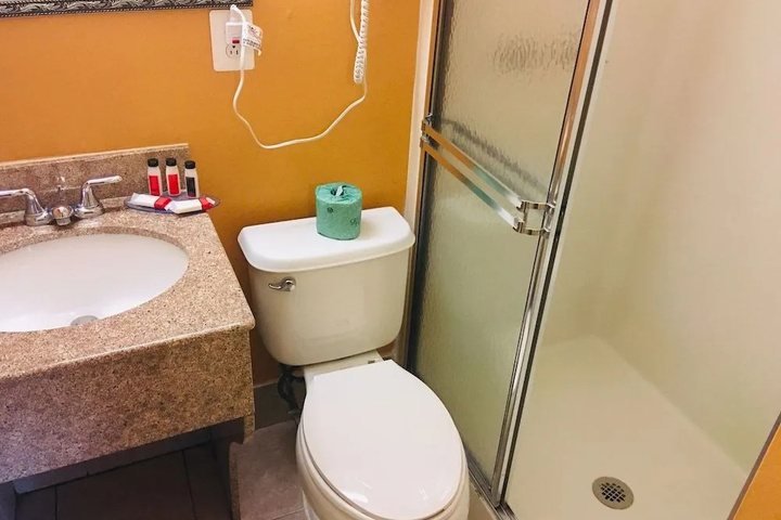 Room 7 of 17