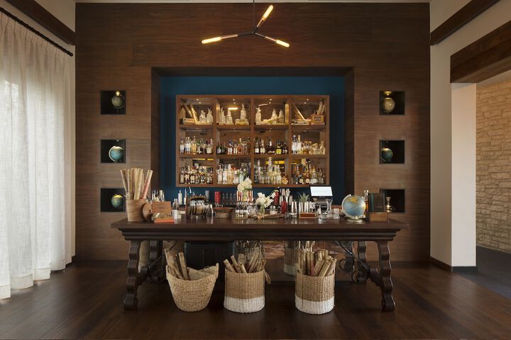 Lounge 79 of 89