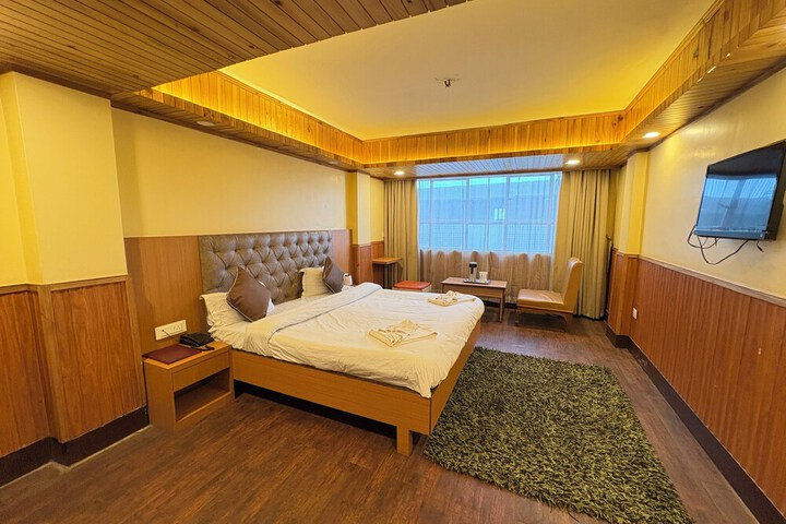 Room 12 of 23