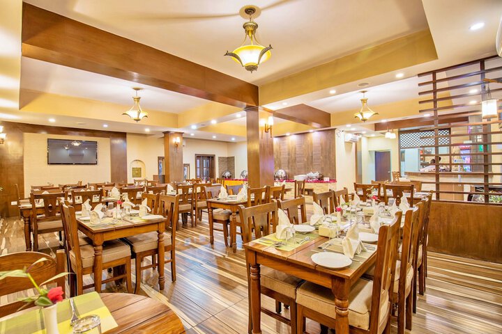 Dining 59 of 85