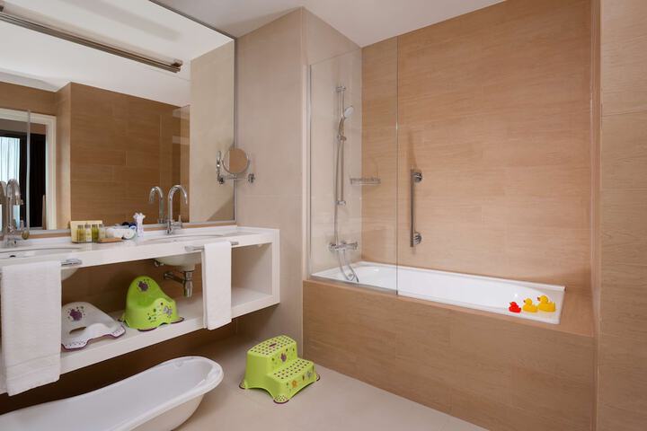Room 62 of 117