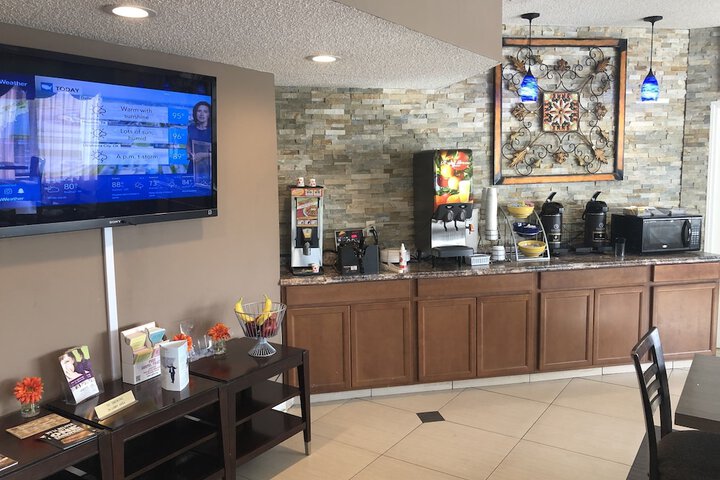 Breakfast area