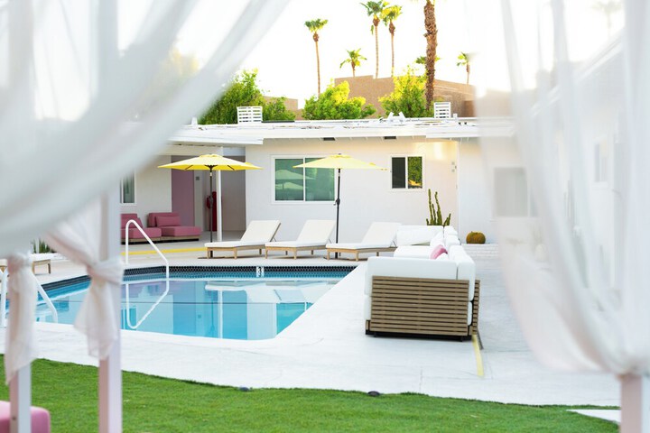 Pool 56 of 68