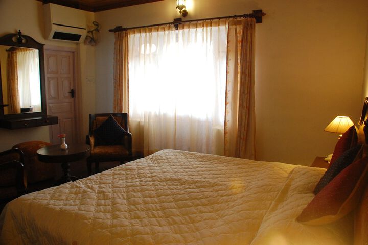 Room 3 of 34
