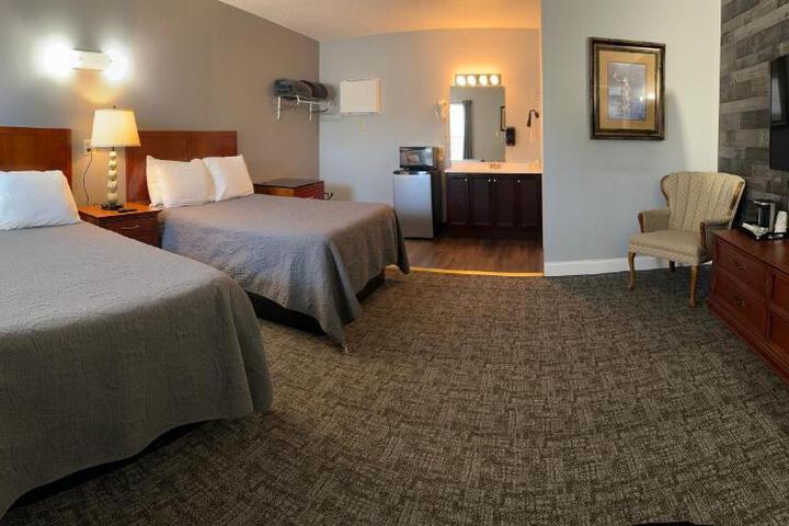 Standard Room, King or Two Doubles (5 of 8)