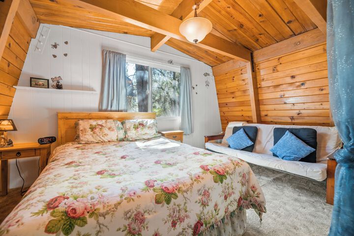 Room 6 of 26