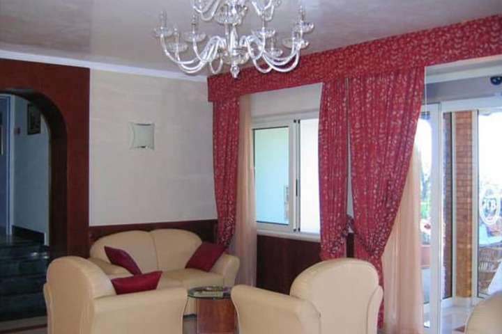 Room 19 of 52