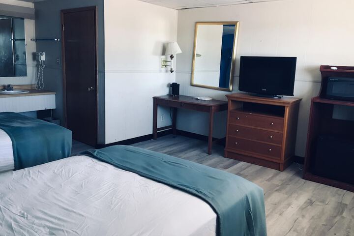 Room 13 of 19