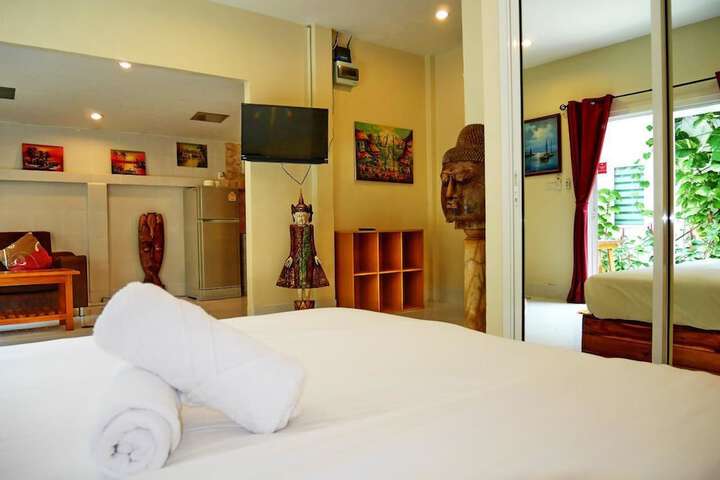 Room 6 of 33