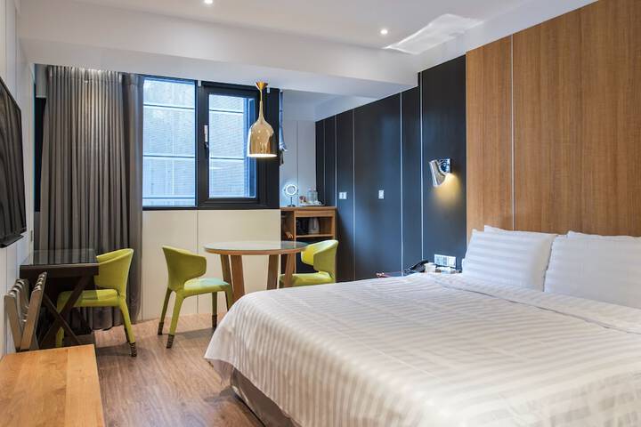 Room 16 of 47
