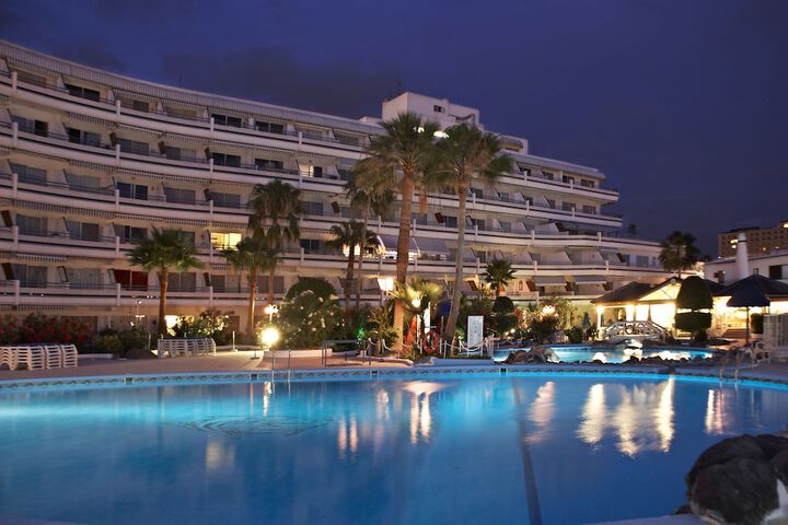 Pools & Facilities