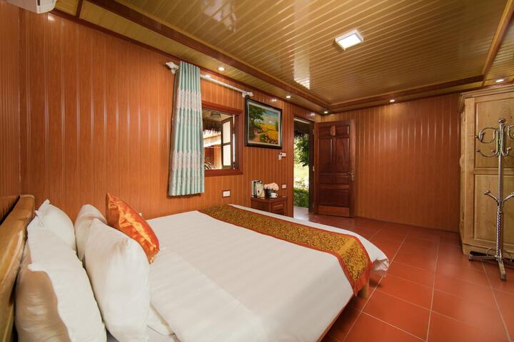 Room 15 of 127