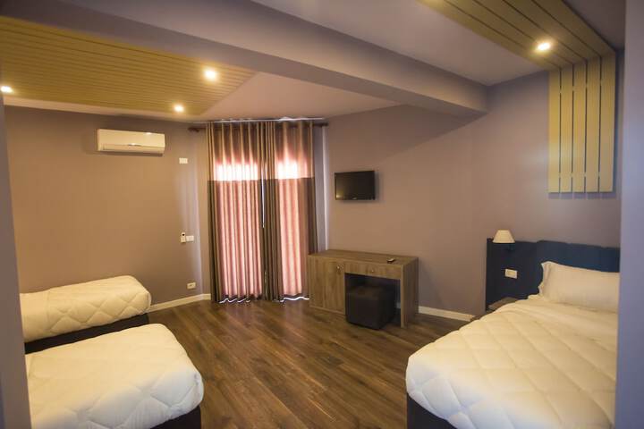 Room 5 of 13
