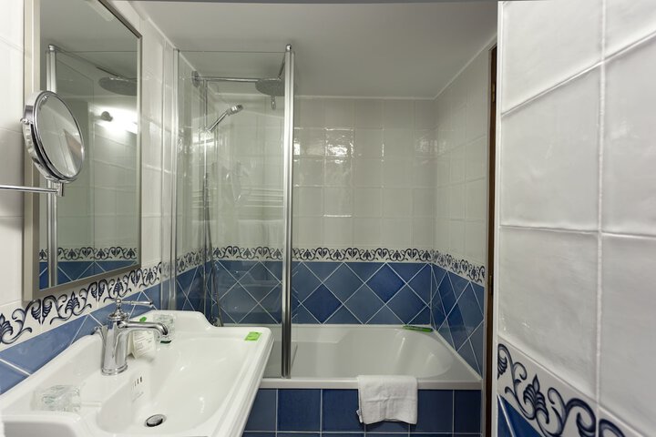 Room 20 of 29