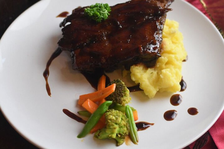 Dining 40 of 53