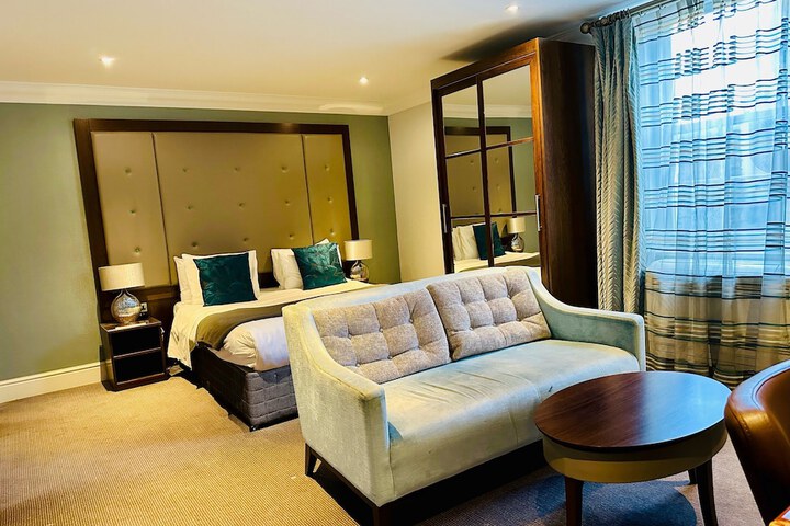 Room 44 of 73