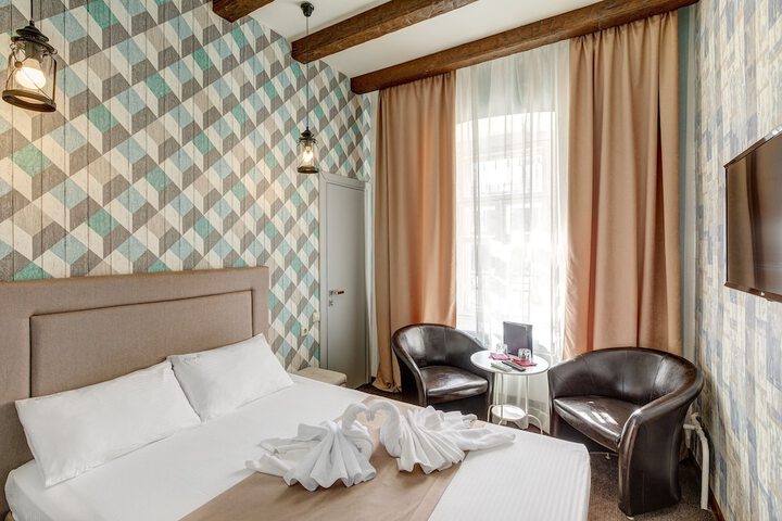 Room 4 of 48