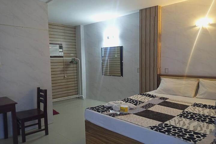 Room 6 of 23