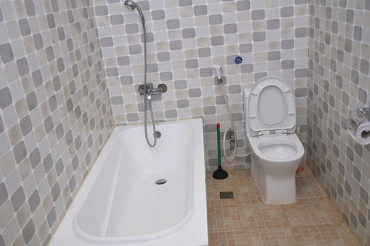 Room 8 of 23