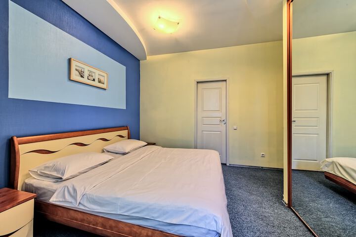 Room 9 of 40